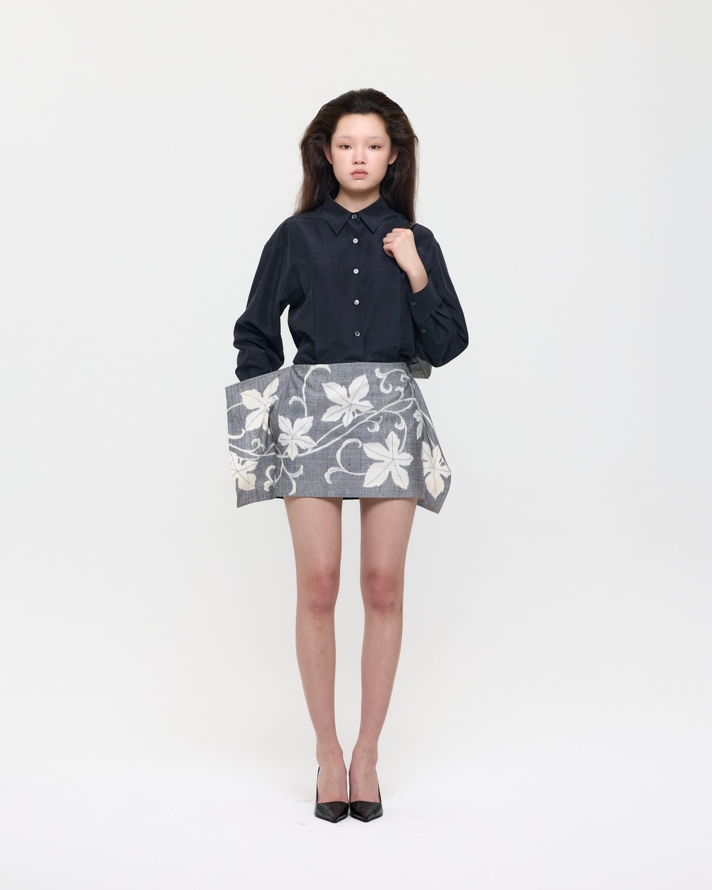 GRAY LEAVES MINI FLAG SKIRT